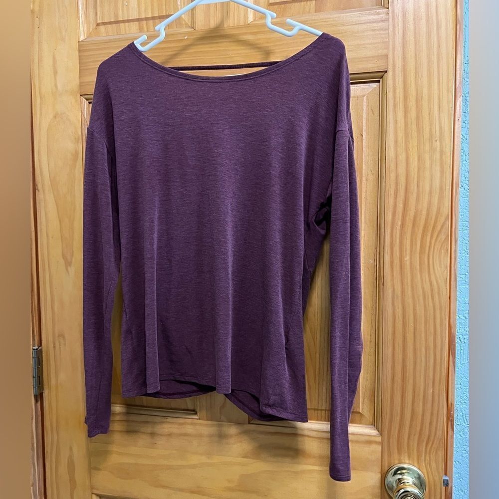 Gap fit breathe workout purple top with low cut back size S